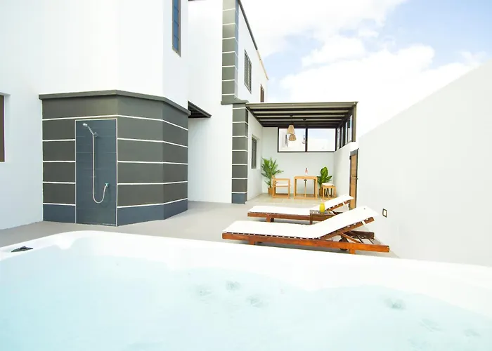 Casa Victoria - By Az Villa Playa Honda (Lanzarote)